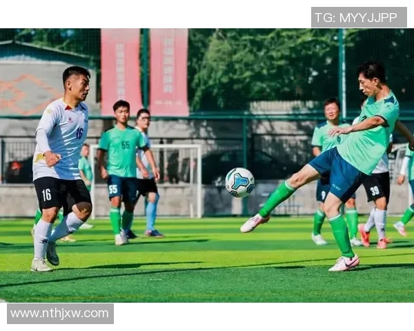 20号球星足球赛场闪耀风采尽显拼搏精神引燃无限激情 20号球星足球赛场闪耀风采尽显拼搏精神引燃无限激情