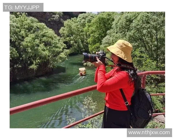 塞内加尔足球明星穿搭解析 揭秘球场上独特风采与脚下装备