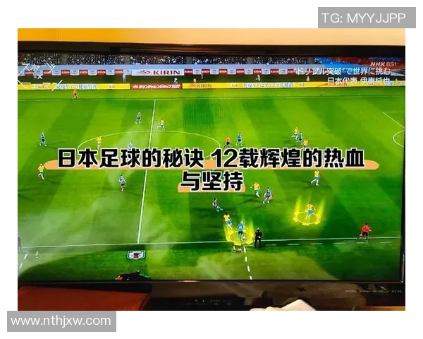 摩尔足球球星崛起之路:从青训到顶级赛场的辉煌历程 摩尔足球球星崛起之路:从青训到顶级赛场的辉煌历程